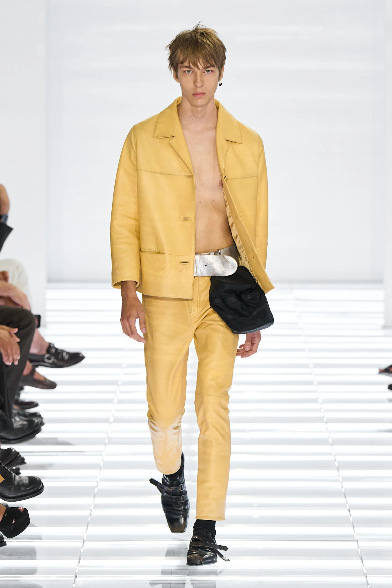 Показ весна-лето 2027 Prada | Spotlight
