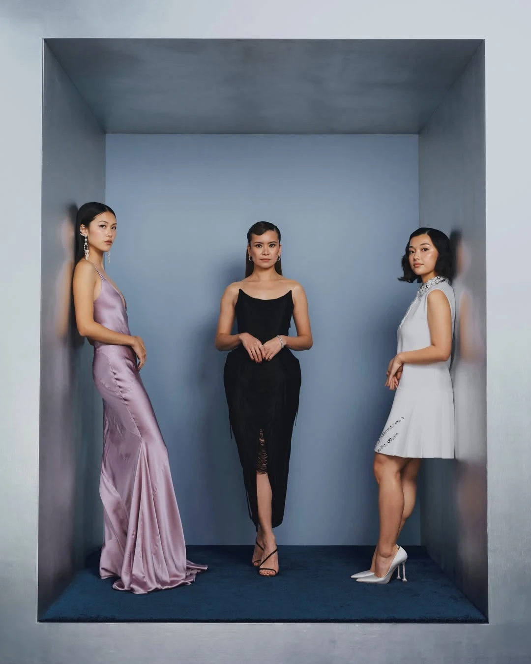 Мишель Мао, Кэти Льюнг и Изабелла Вэй, сыграшие в «Бриджертонах» Розамунд, Араминту Ган и Пози Ли| Netflix