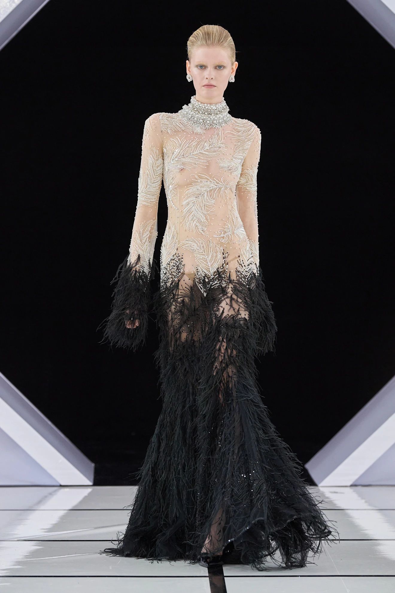 Показ Richard Quinn осень-зима 2026 | Spotlight