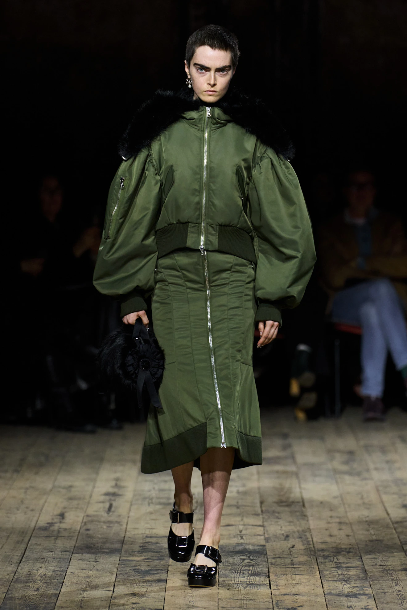 Показ Simone Rocha осень-зима 2026 | Spotlight