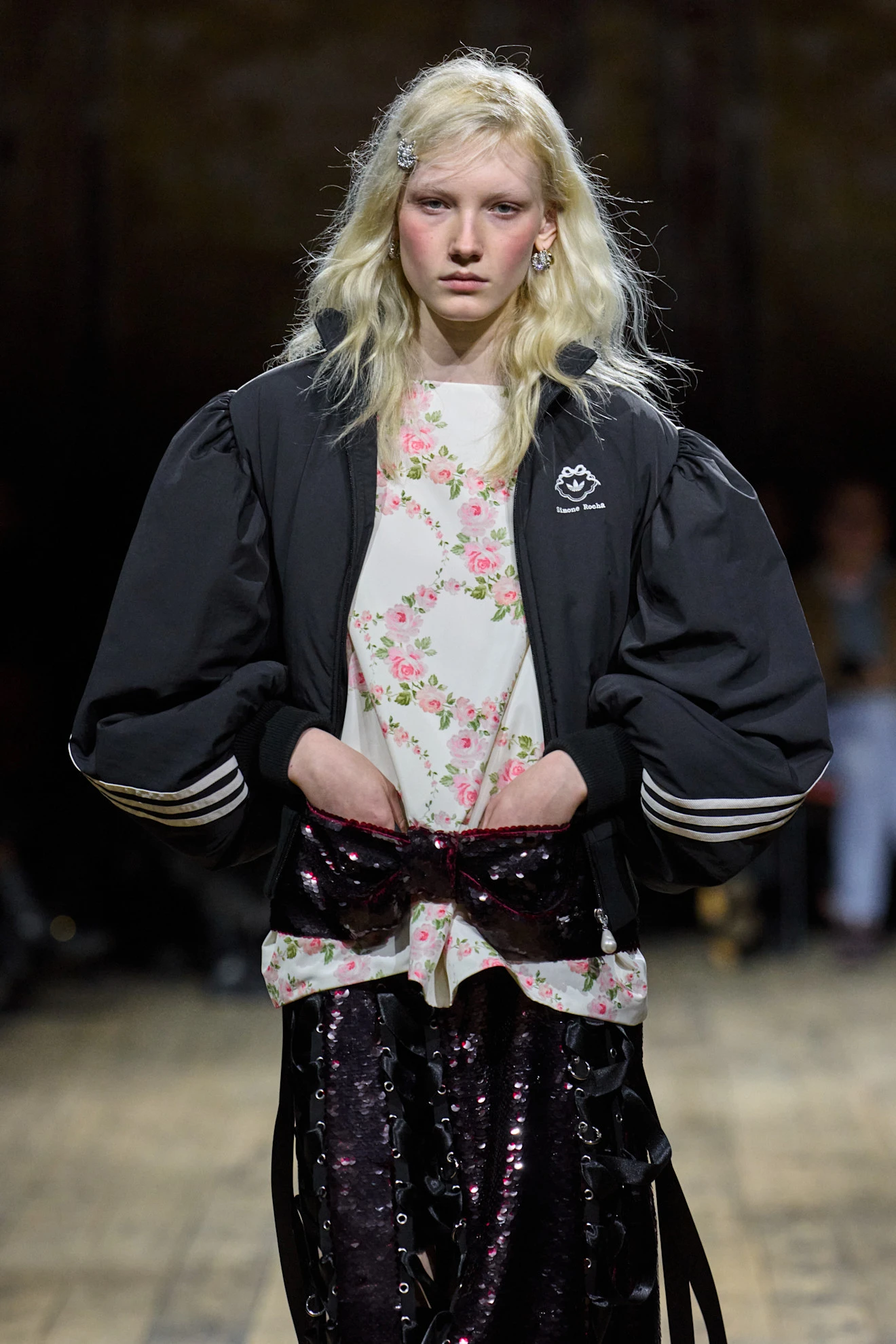 Показ Simone Rocha осень-зима 2026 | Spotlight