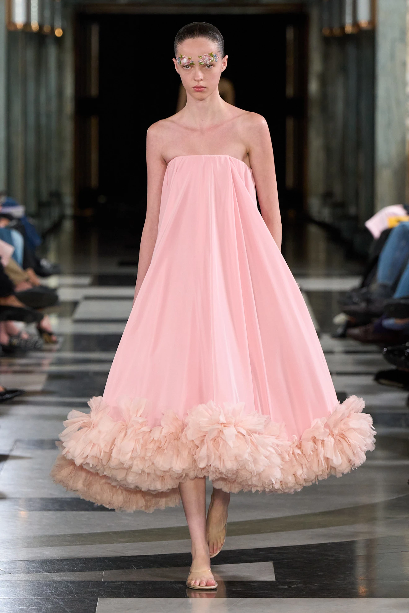 Показ Simone Rocha весна-лето 2027 | Spotlight