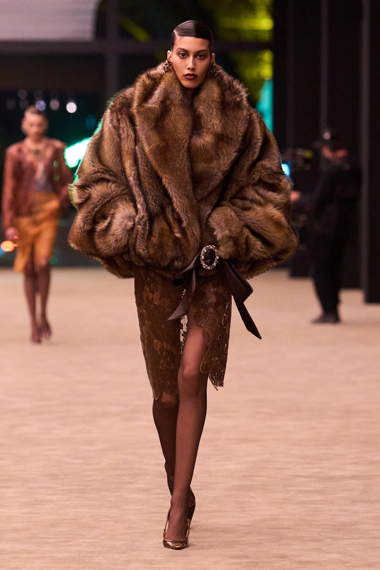 Показ Saint Laurent осень-зима 2026 | Spotlight