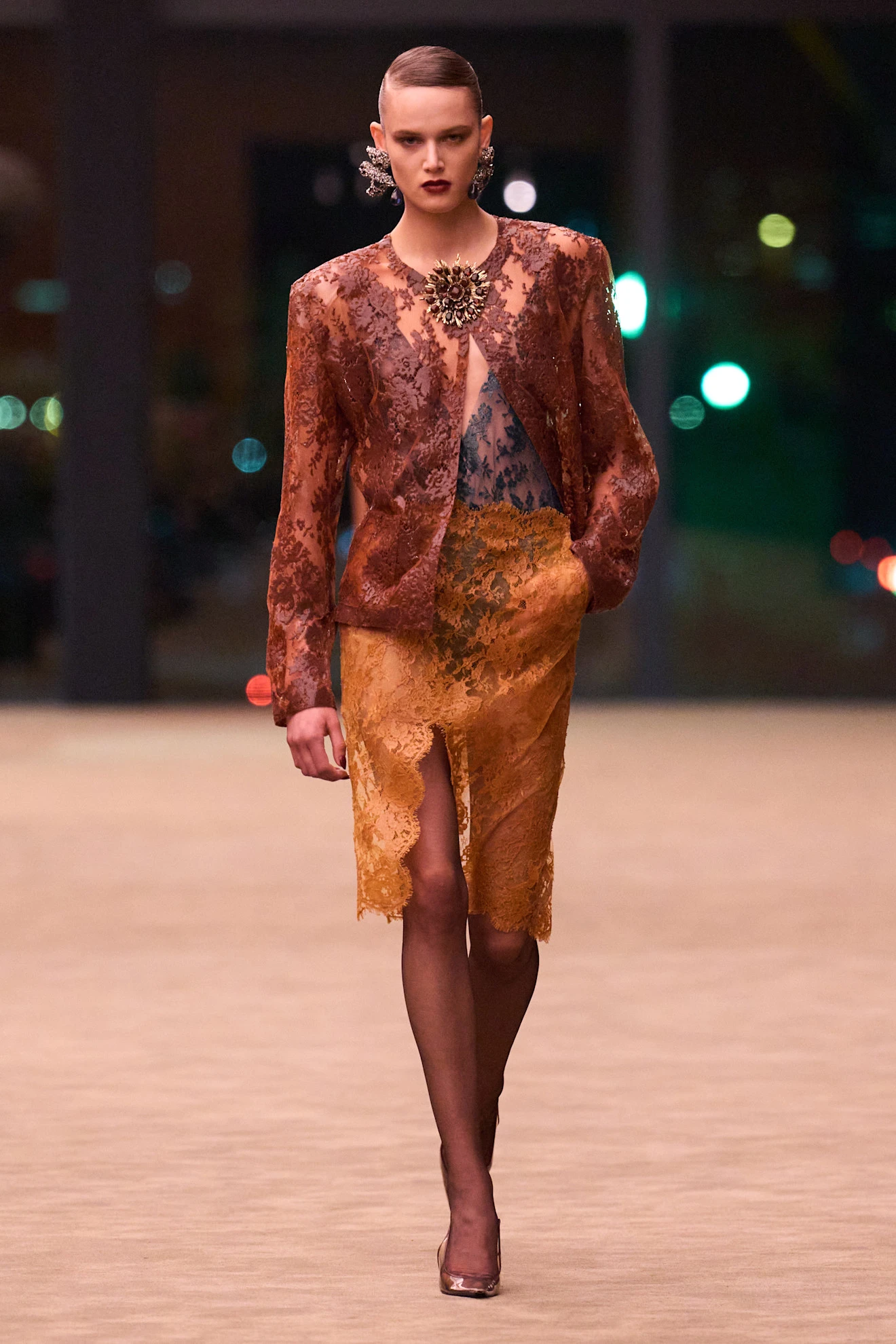 Показ Saint Laurent осень-зима 2026 | Spotlight