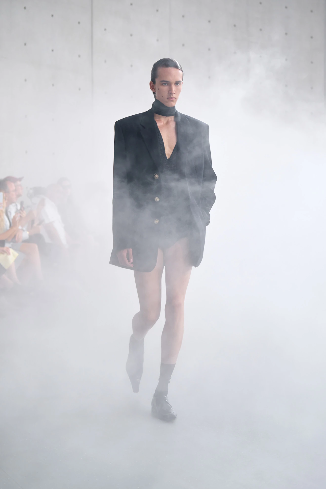 Данияр Берд | Показ весна–лето 2027 Saint Laurent | Spotlight