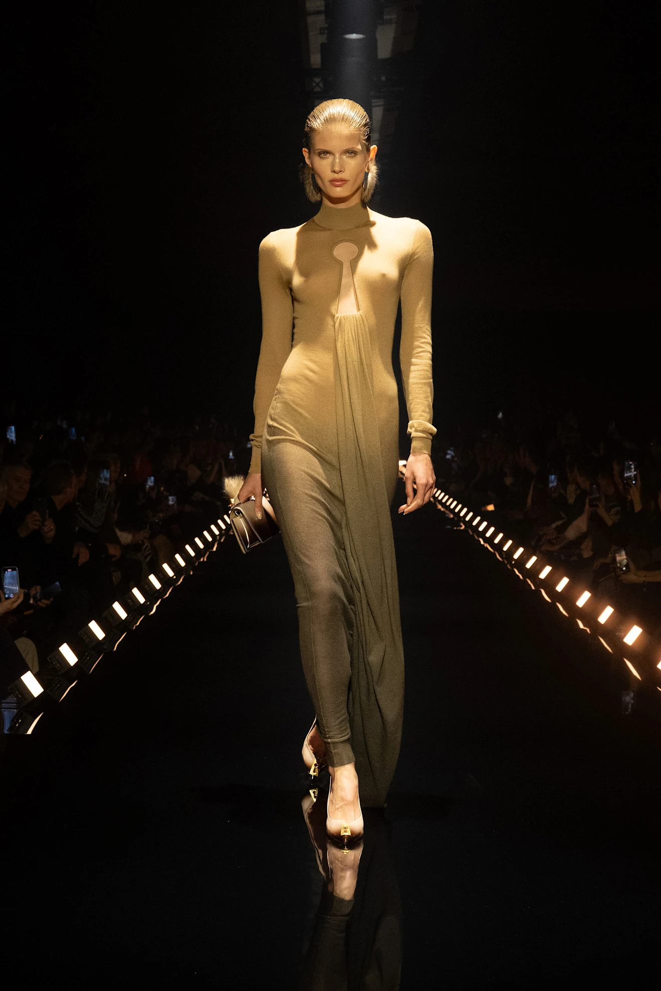 Показ Schiaparelli осень-зима 2026 | Spotlight