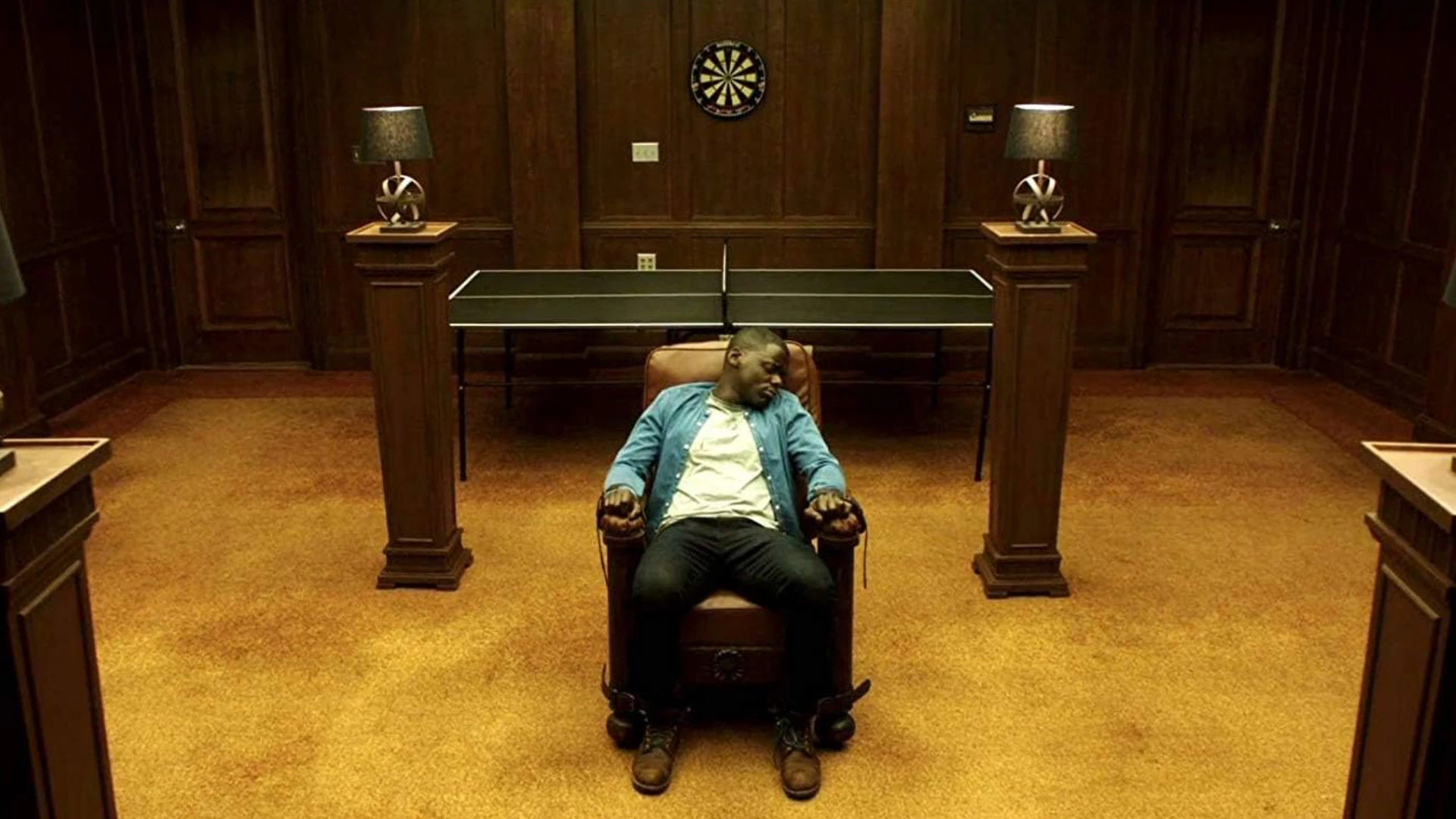 Кадр из фильма «Прочь» (2017) | IMDb