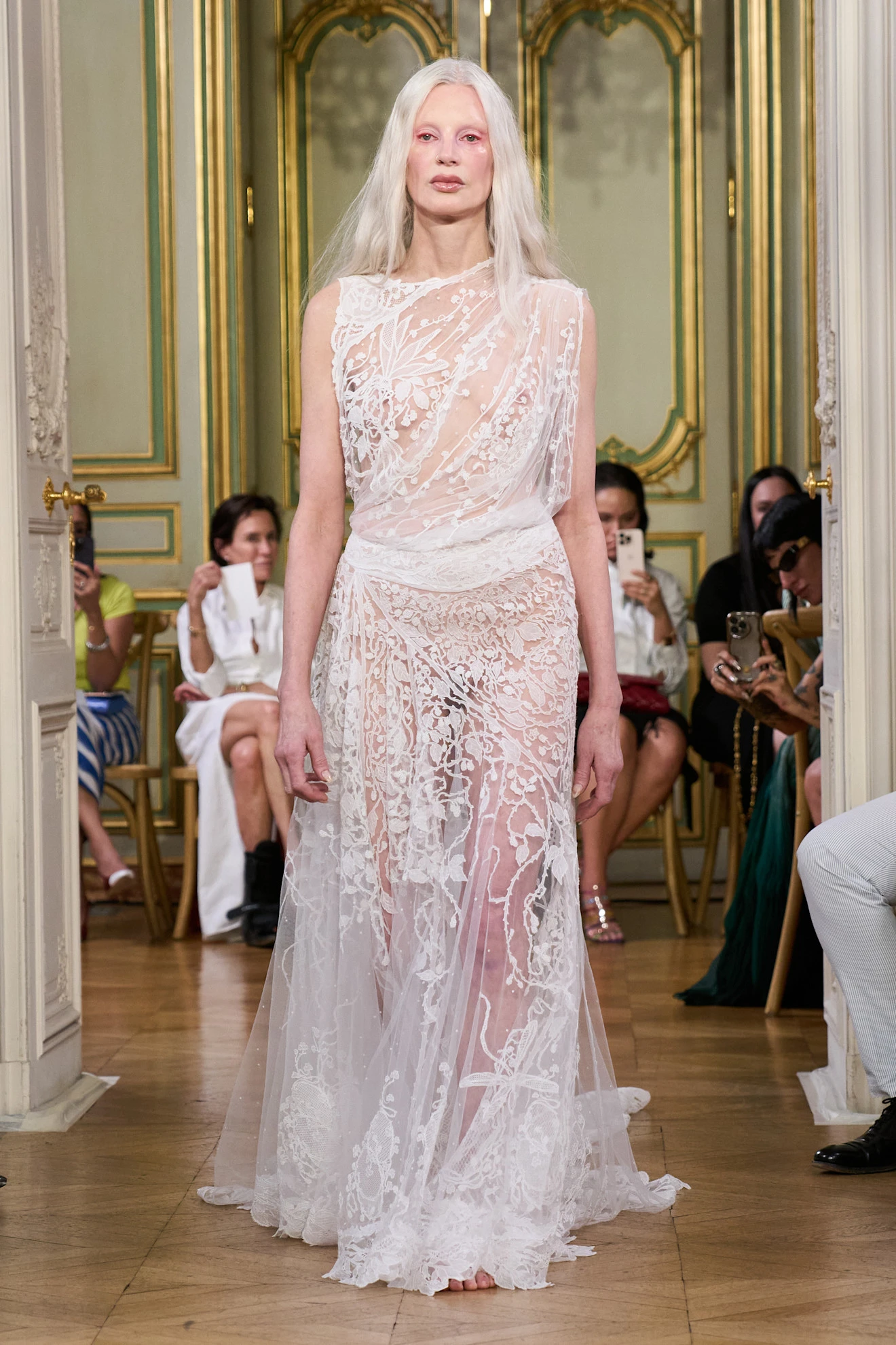 Standing Ground | Показ Haute Couture осень-зима 2026 | Spotlight