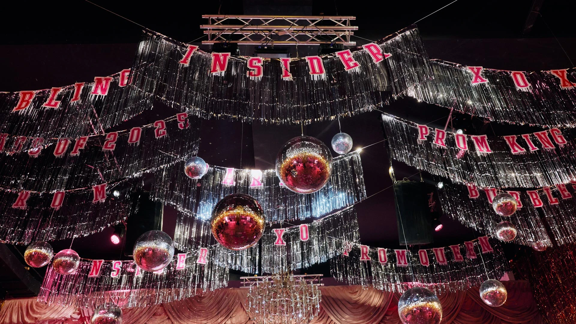 Фотографы: Руслан Османханов; Владимир Савельев; Нурлыбек Нурселинов