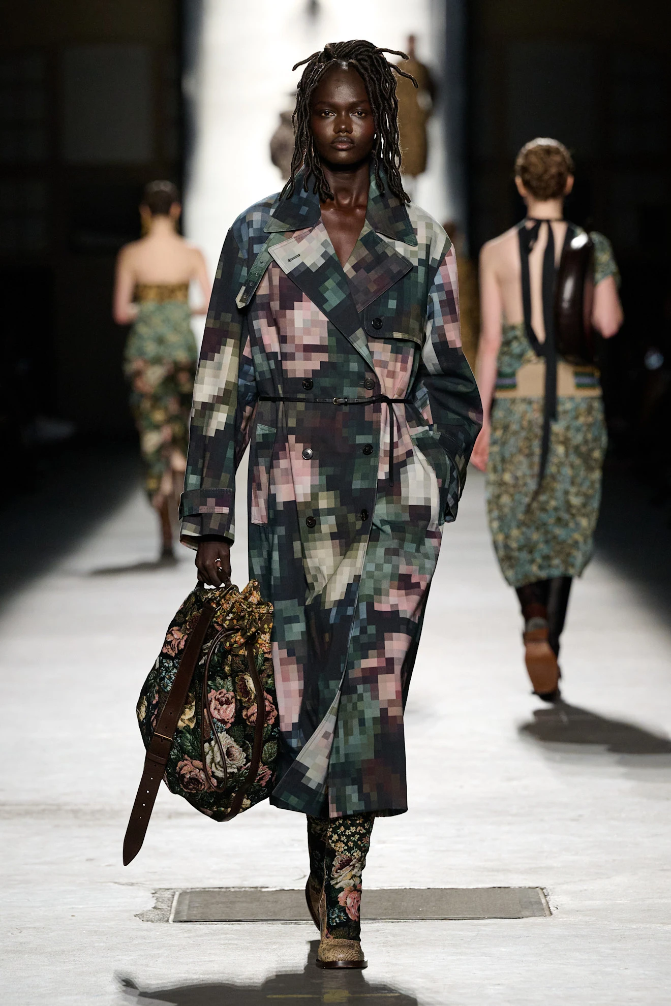 Показ Dries Van Noten осень-зима 2026 | Spotlight