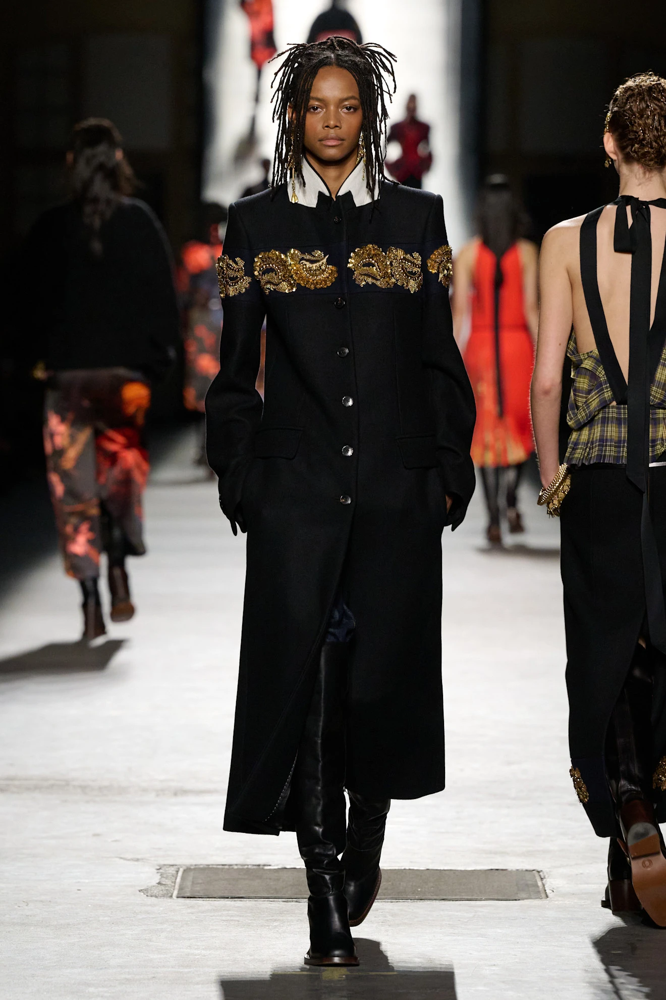 Показ Dries Van Noten осень-зима 2026 | Spotlight