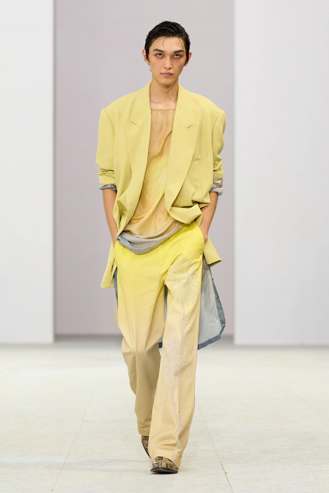 Показ Dries Van Noten весна-лето 2027 | Spotlight