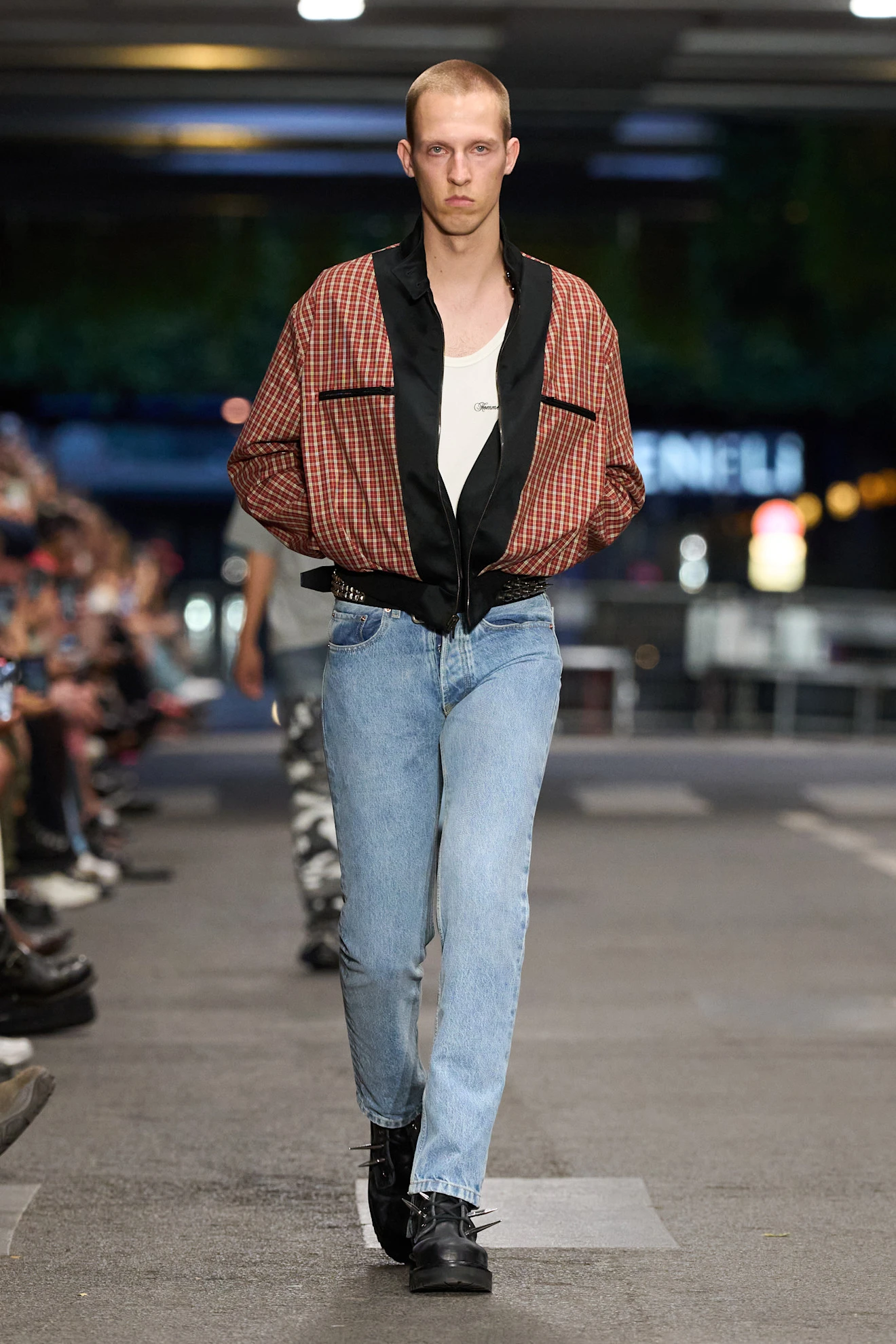 Показ Vetements весна-лето 2027 | Spotlight