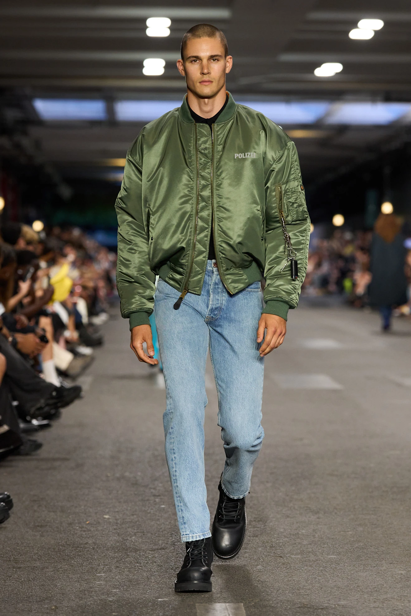 Показ Vetements весна-лето 2027 | Spotlight