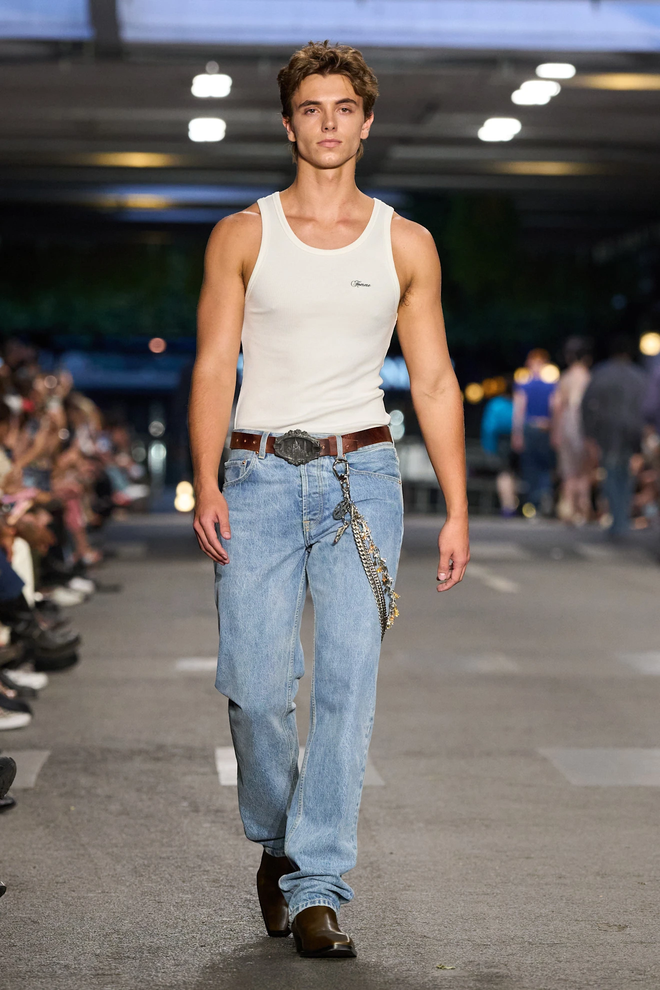 Показ Vetements весна-лето 2027 | Spotlight
