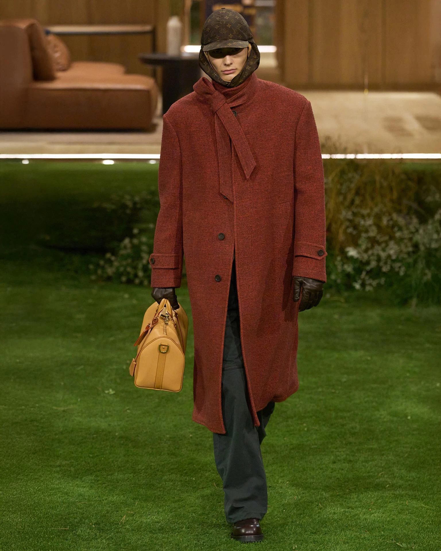 Модель Эрик Ильин | Louis Vuitton | Spotlight