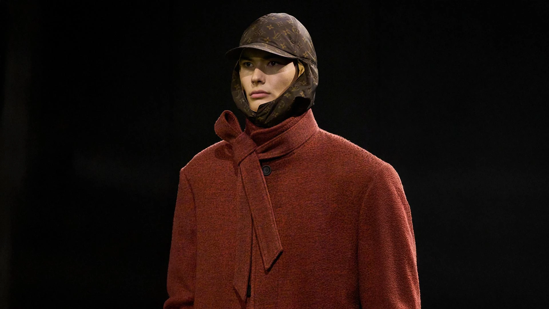 Модель Эрик Ильин | Louis Vuitton | Spotlight