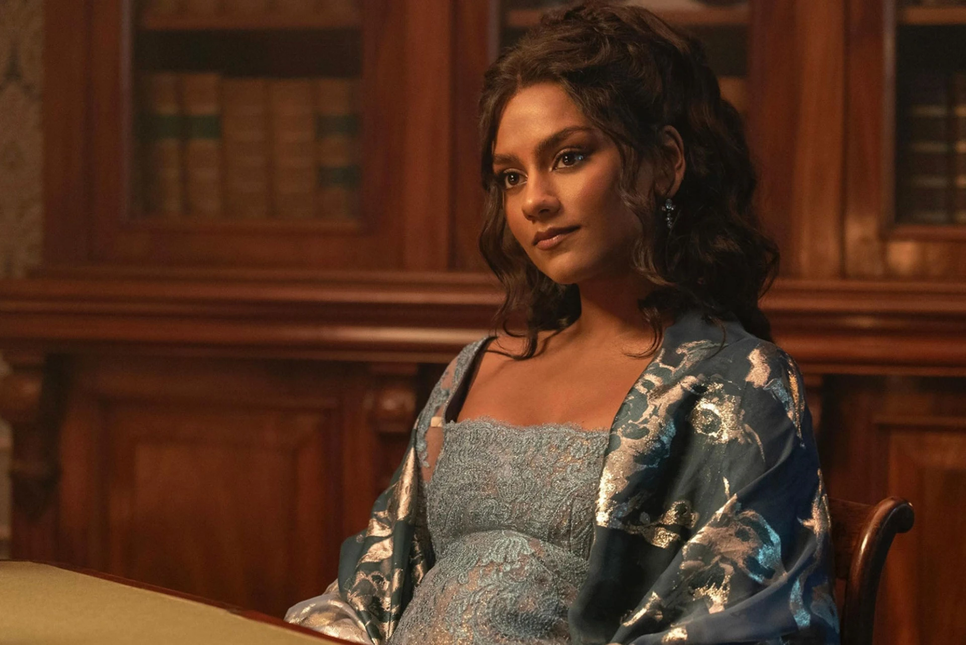 Кадр из сериала «Бриджертоны» | Кейт Шарма Бриджертон | IMDb