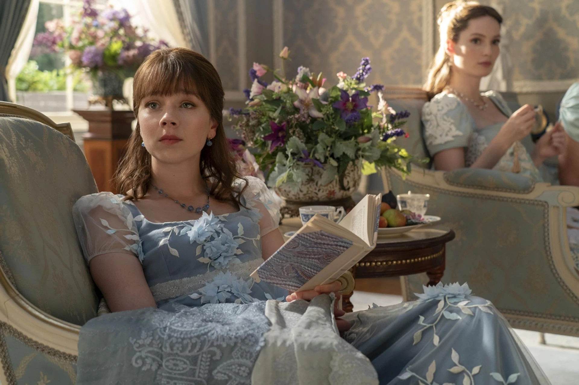 Кадр из сериала «Бриджертоны» | Элоиза Бриджертон | IMDb