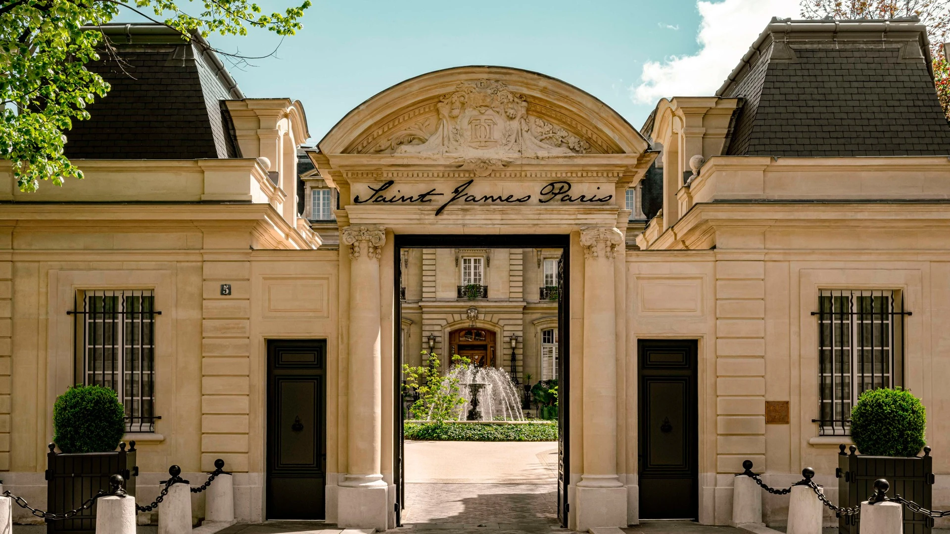 Официальный сайт Saint James Paris