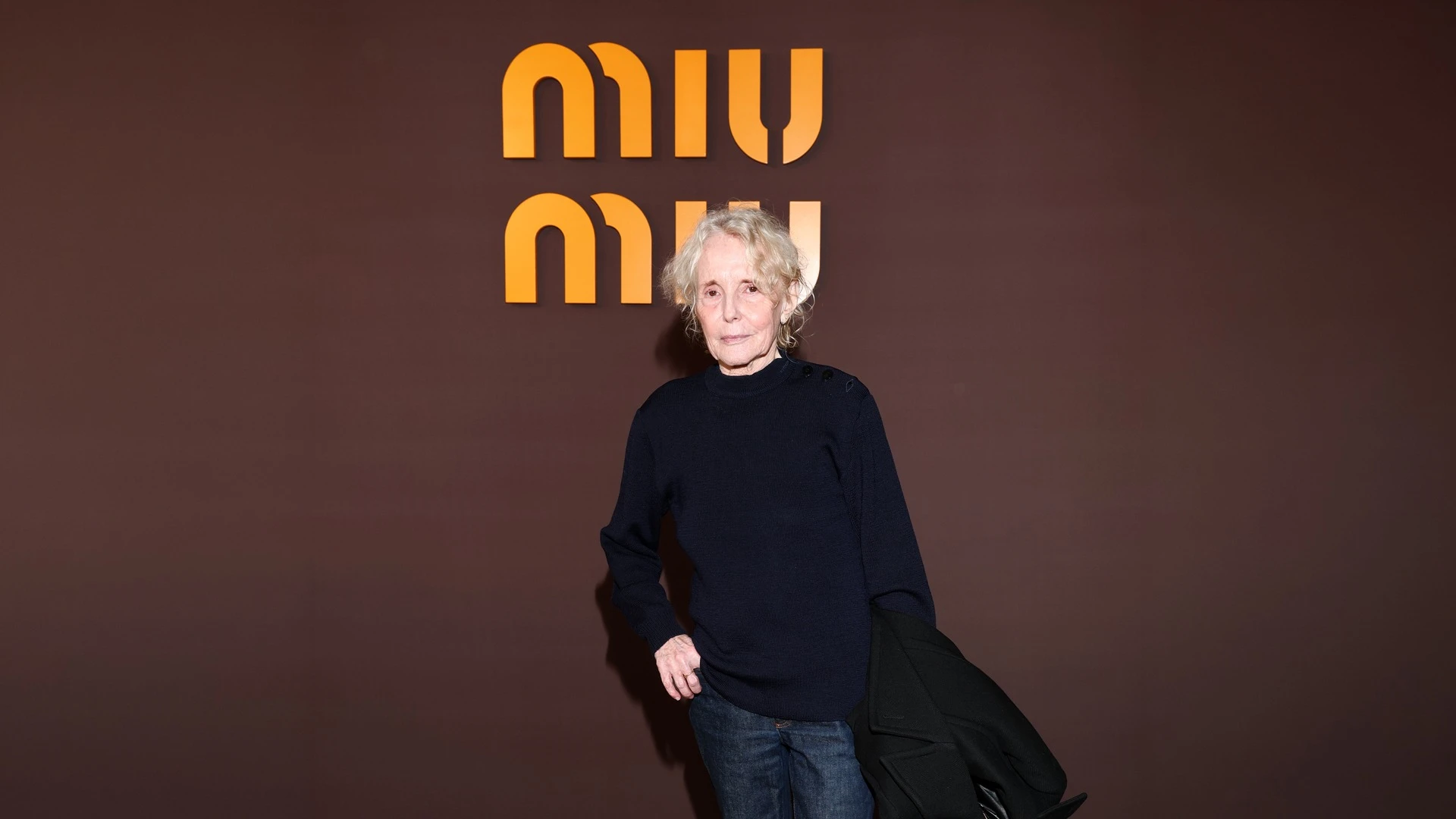 Клер Дени на показе женской коллекции Miu Miu сезона осень-зима 2026–2027 в рамках Недели моды в Париже, 10 марта 2026 года | Jacopo Raule / Getty Images 