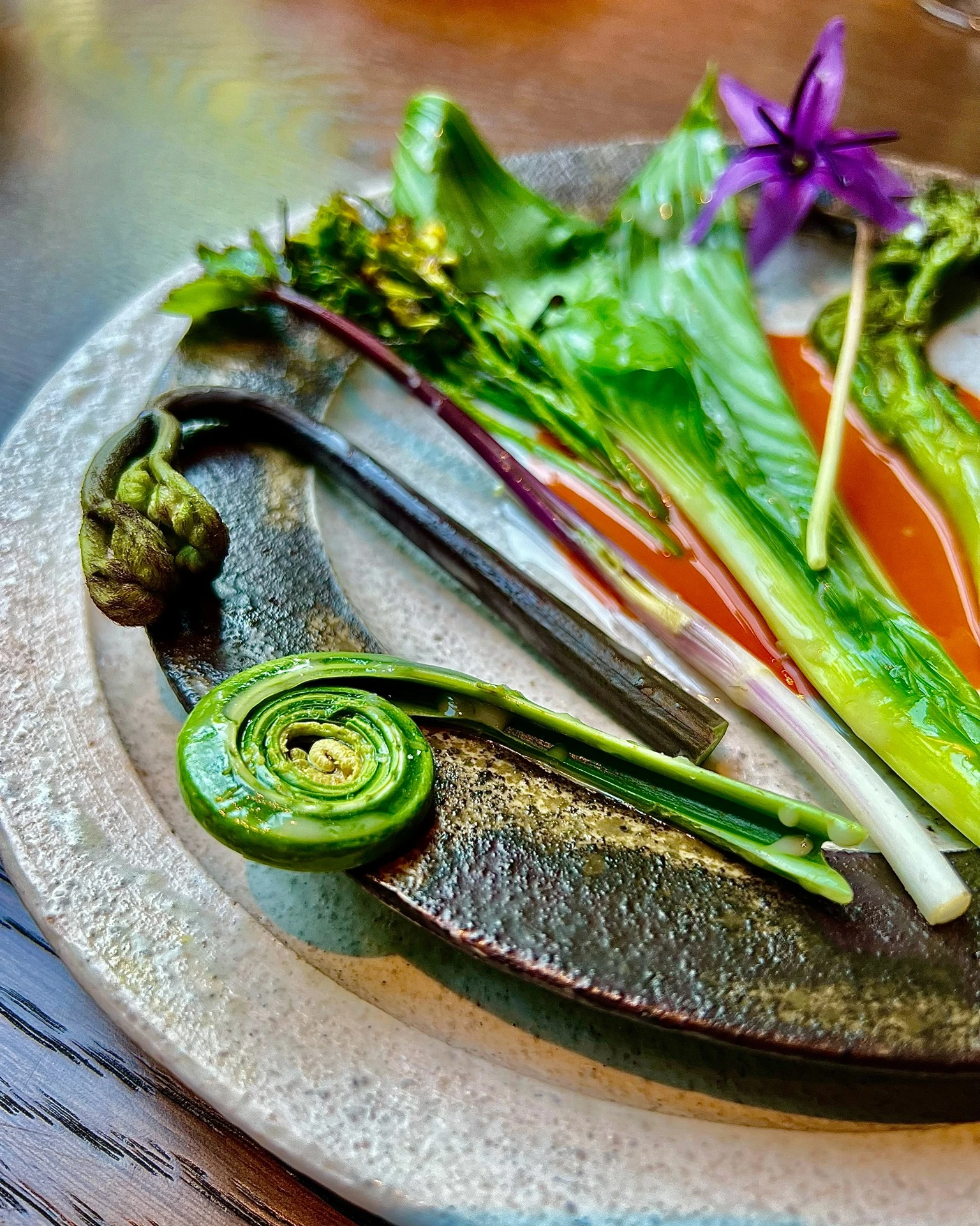 Сезонные травы, цветы и побеги в Noma Kyoto (поп-ап копенгагенского ресторана Noma в Японии) | Архив пресс-служб