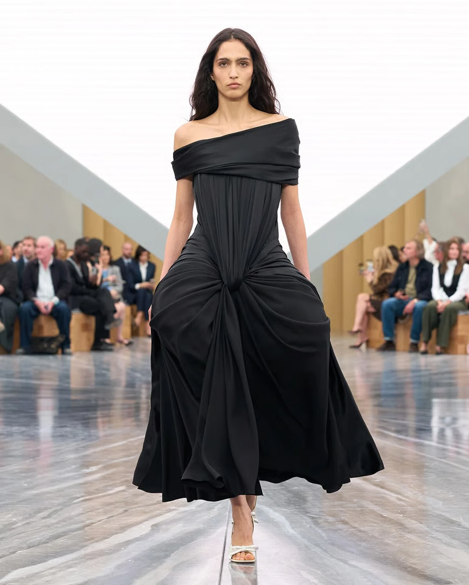 DIOR ресми сайты