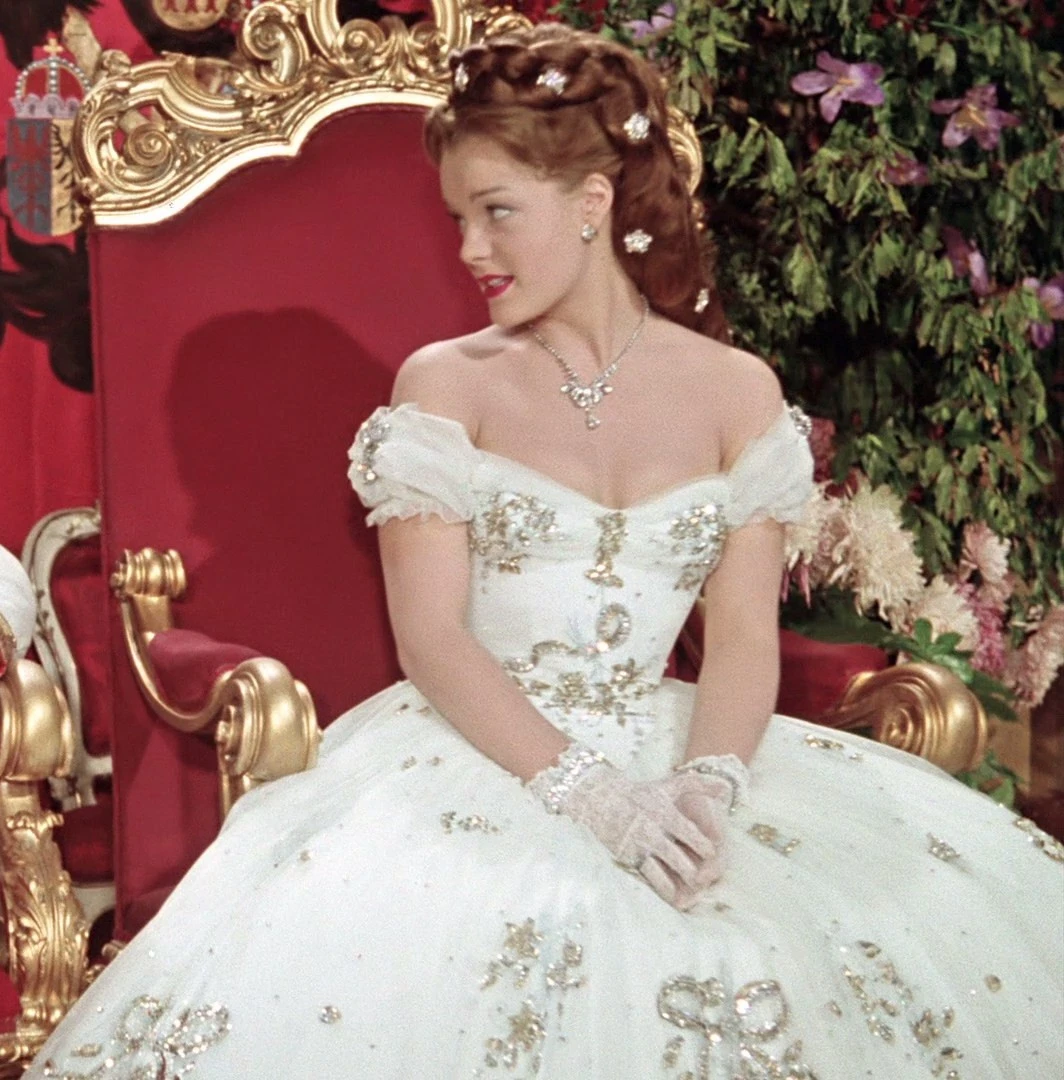 Кадр из фильма «Сисси – молодая императрица» | Кинопоиск