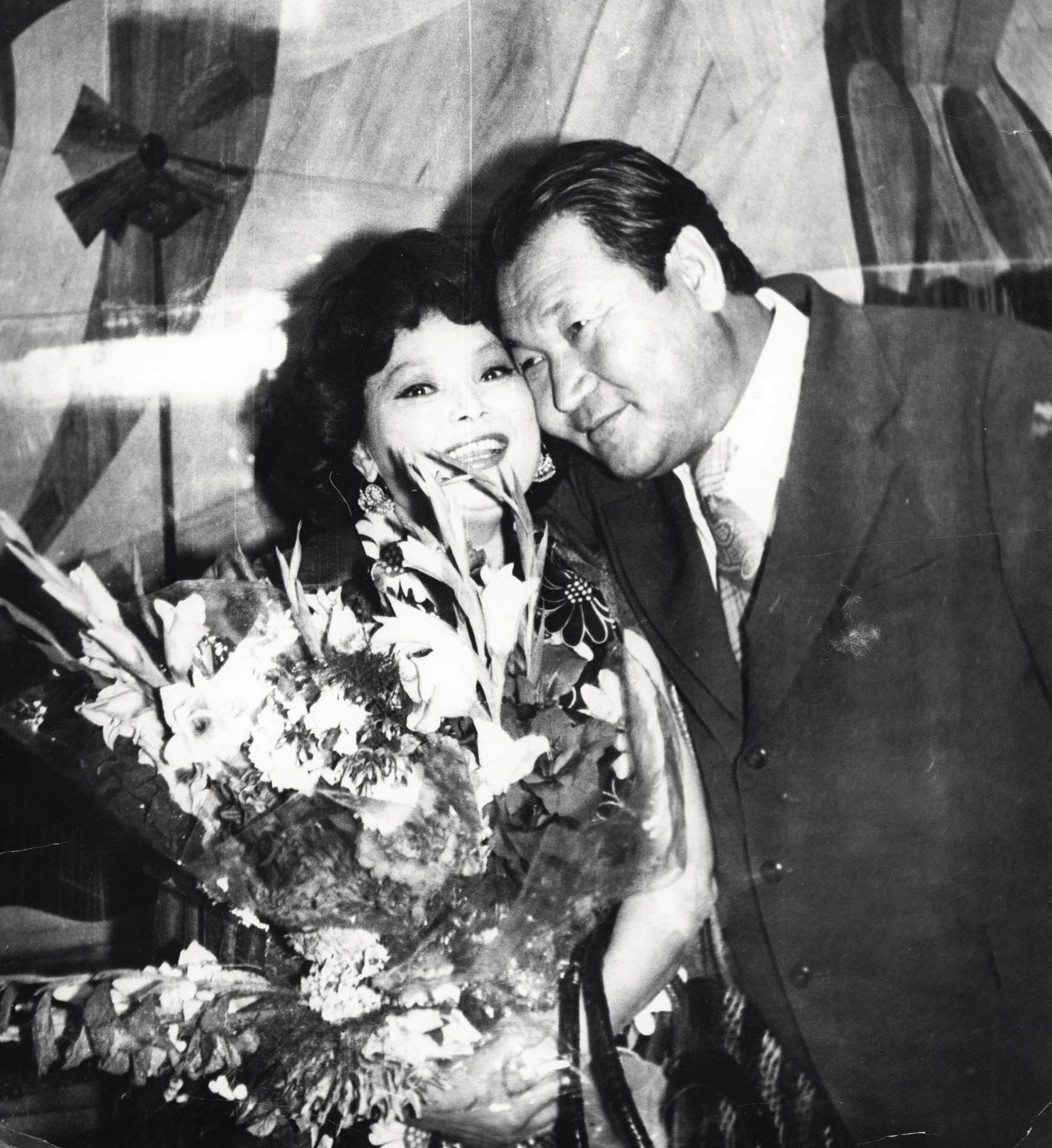 Роза Багланова и Сейдулла Сакенов, 1976 год | РГУ «Центральный Государственный Архив кино-фотодокументов и звукозаписи» МКИИ РК